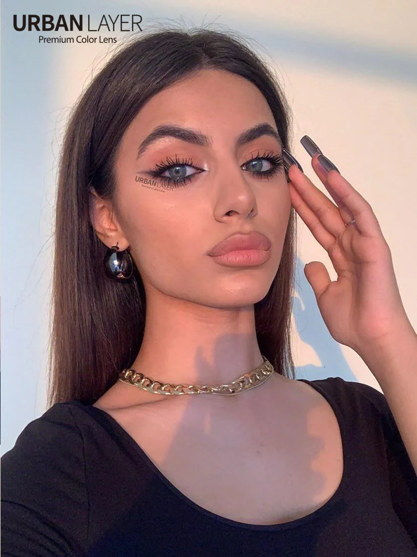 Alexa Gray (Alumna Chica)